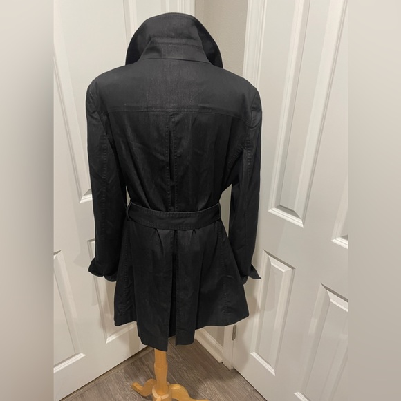 Tahari Black Trench Coat Women’s Size 12 Belted Double Breasted Silver Button - Picture 3 of 7